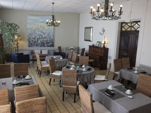 Frokost (EUR 8 per person)