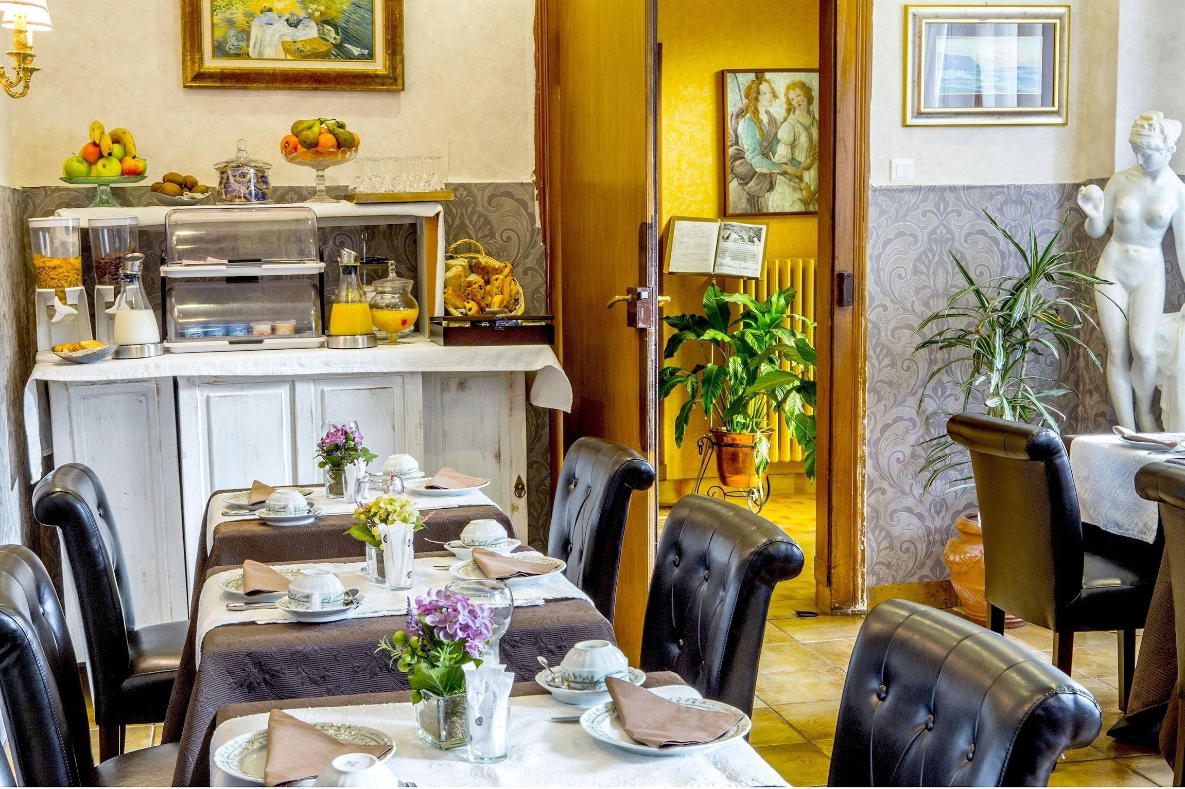 daily continental breakfast (eur 10 per person)