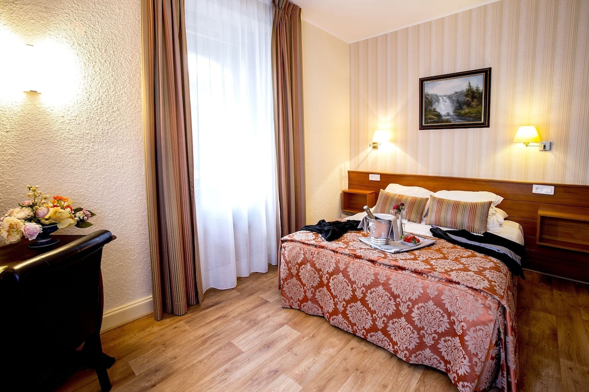 Habitación doble estándar | Insonorización, wifi gratis y ropa de cama