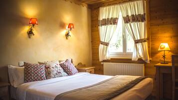 Desk, laptop workspace, blackout curtains, soundproofing