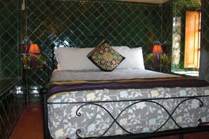 ห้องดับเบิล (Argana) | เครื่องนอนระดับพรีเมียม, ผ้าม่านกันแสง, Wi-Fi, ผ้าปูที่นอน