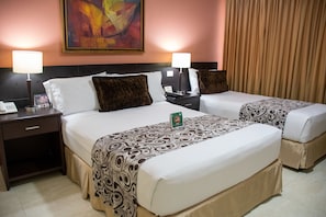 Triple Room | Premium bedding, minibar, in-room safe, individually decorated - Hotel Arizona Suites (San José de Cúcuta)