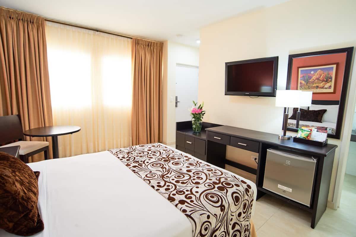 1 Schlafzimmer, hochwertige Bettwaren, Minibar, Zimmersafe