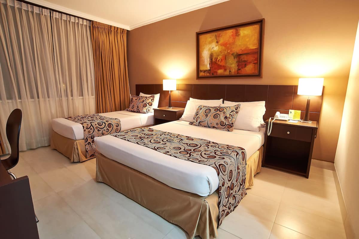 Literie de qualité, minibar, coffre-fort, décor unique