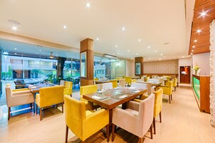 Breakfast, lunch and dinner served