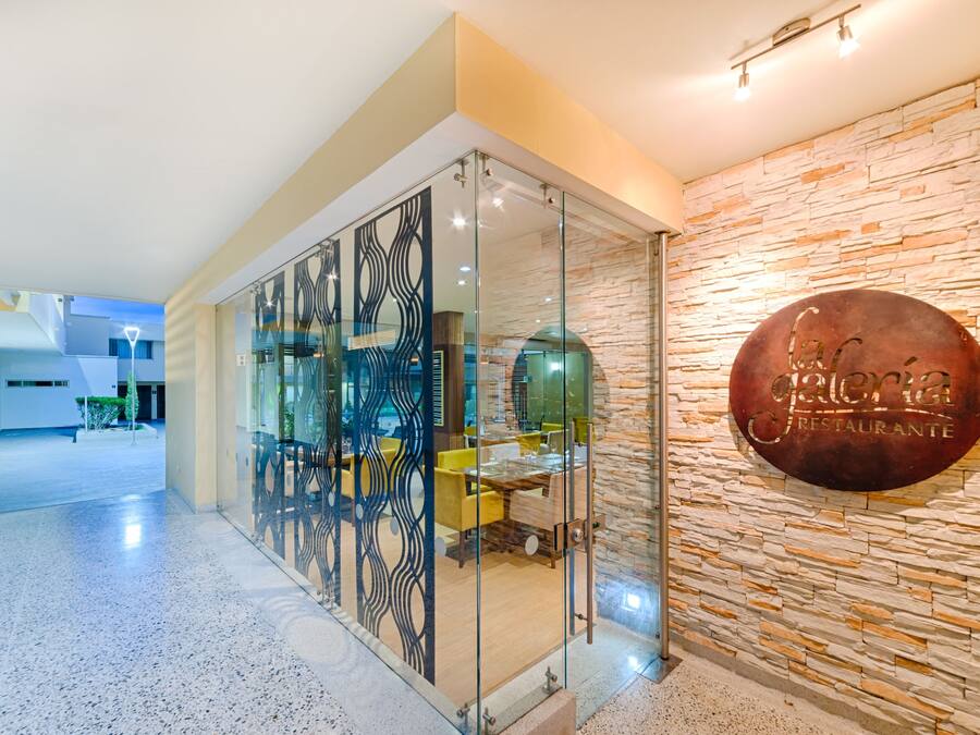 Breakfast, lunch and dinner served