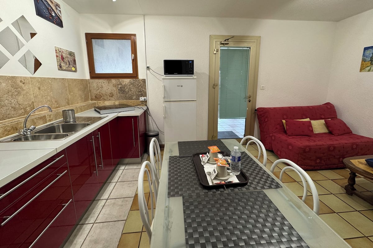 Apartamento familiar | Zona de estar | Una televisión de pantalla plana