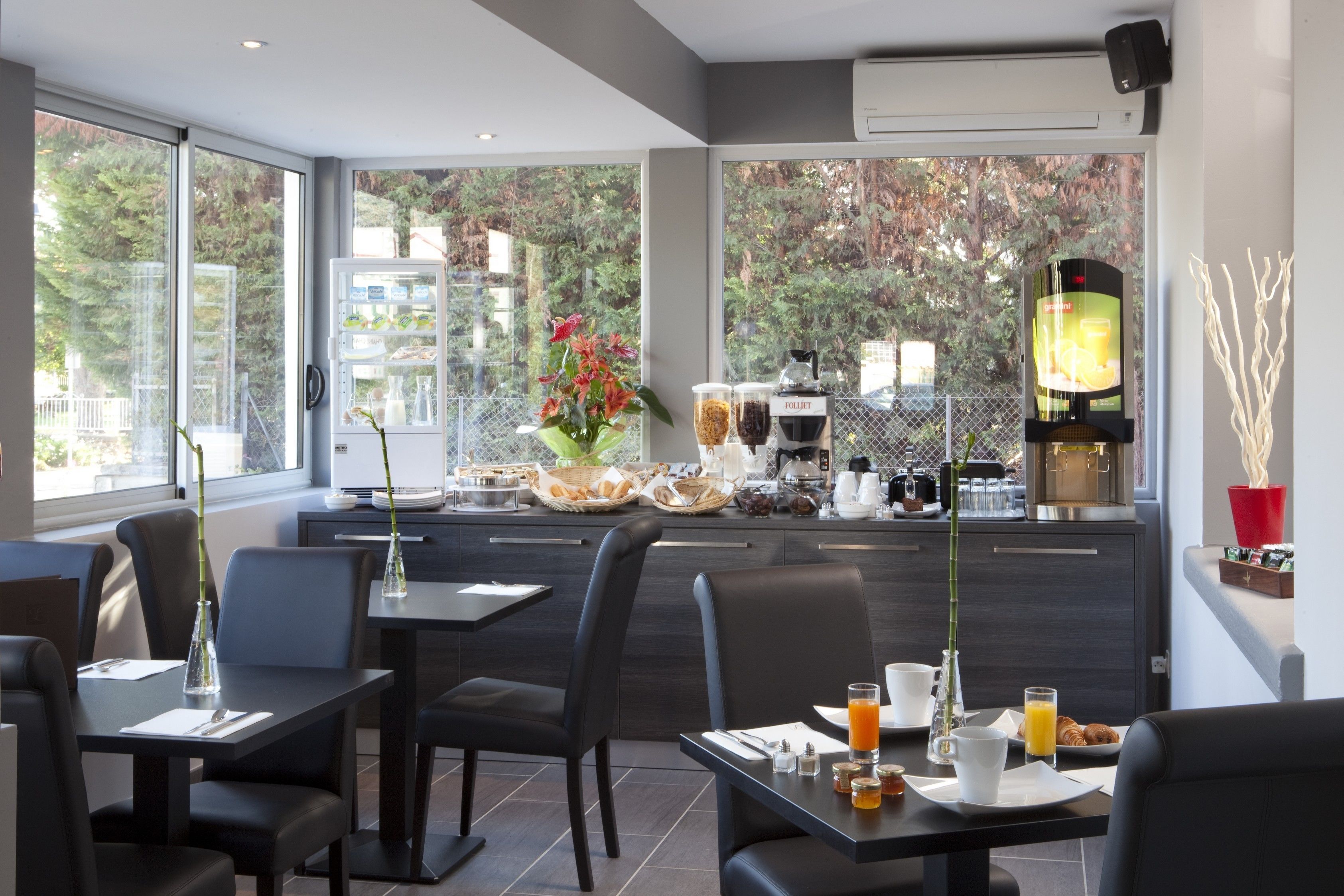 daily buffet breakfast (eur 12.50 per person)