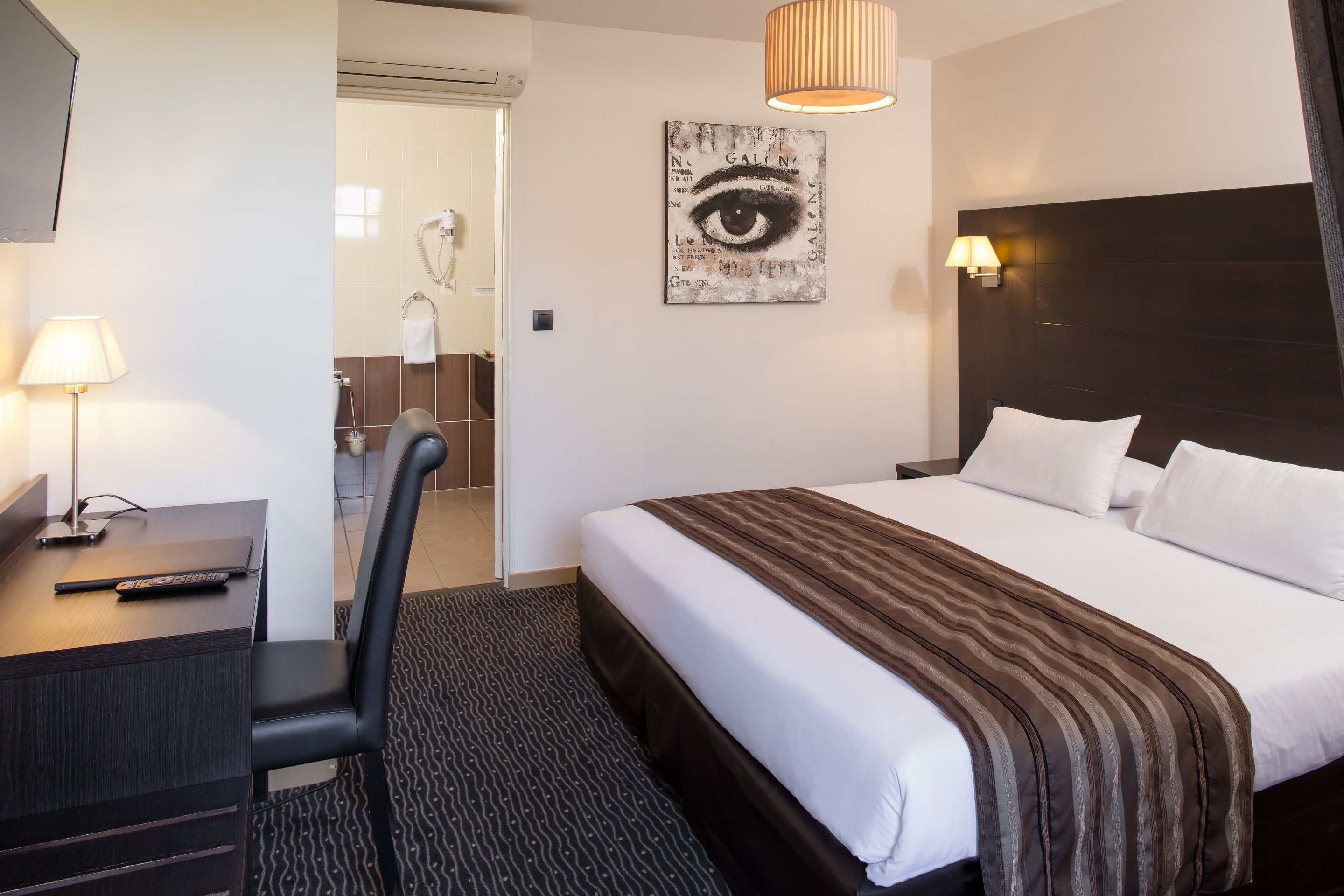 individually decorated, individually furnished, desk, soundproofing