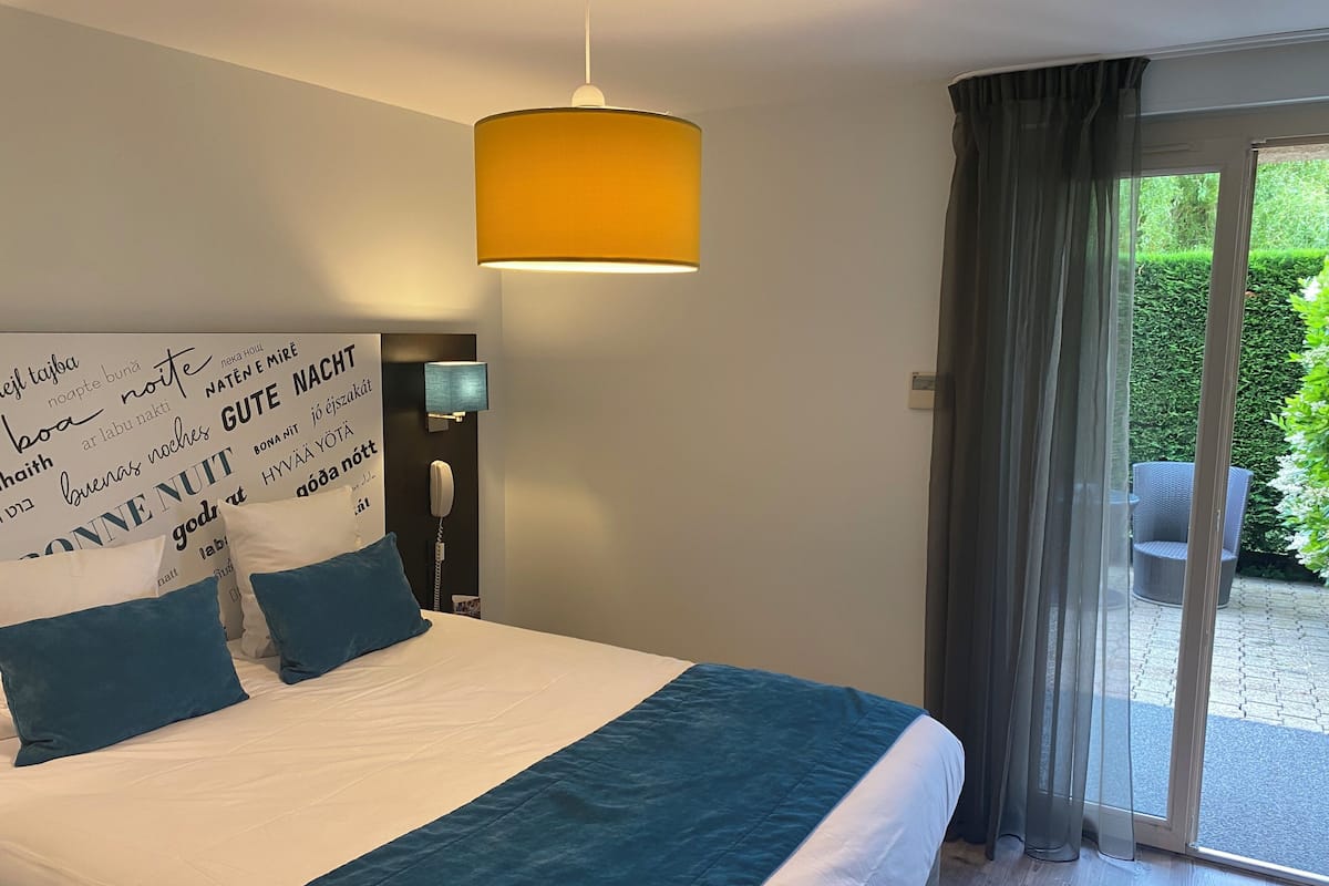 Chambre Double Supérieure | Décoration personnalisée, ameublement personnalisé, bureau