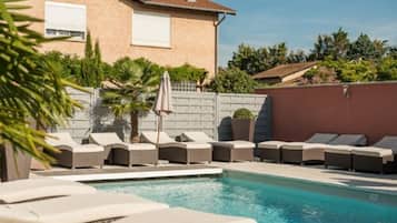 Piscine extérieure (ouverte en saison)