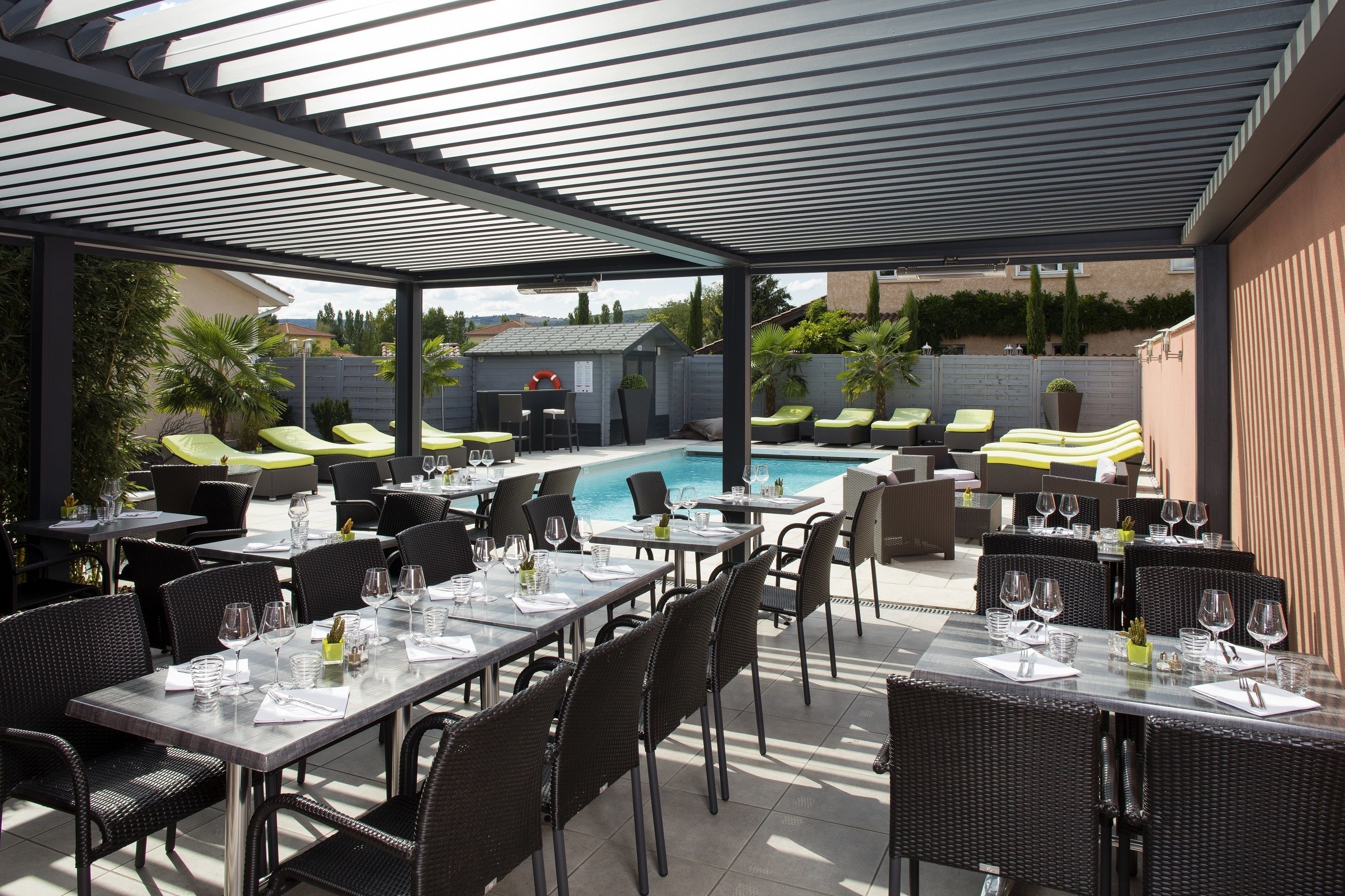 breakfast and dinner served, french cuisine