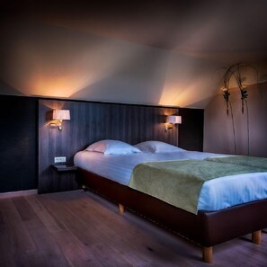 In-room safe, desk, soundproofing, iron/ironing board - Cleythil Hotel (Maldegem)