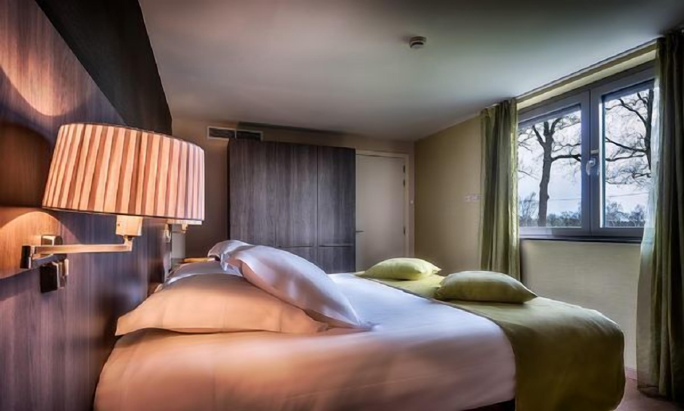 in-room safe, desk, soundproofing, iron/ironing board