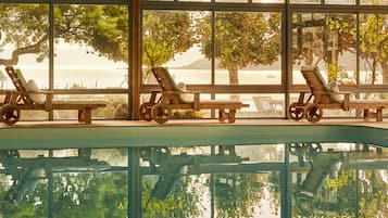 Indoor pool, pool loungers