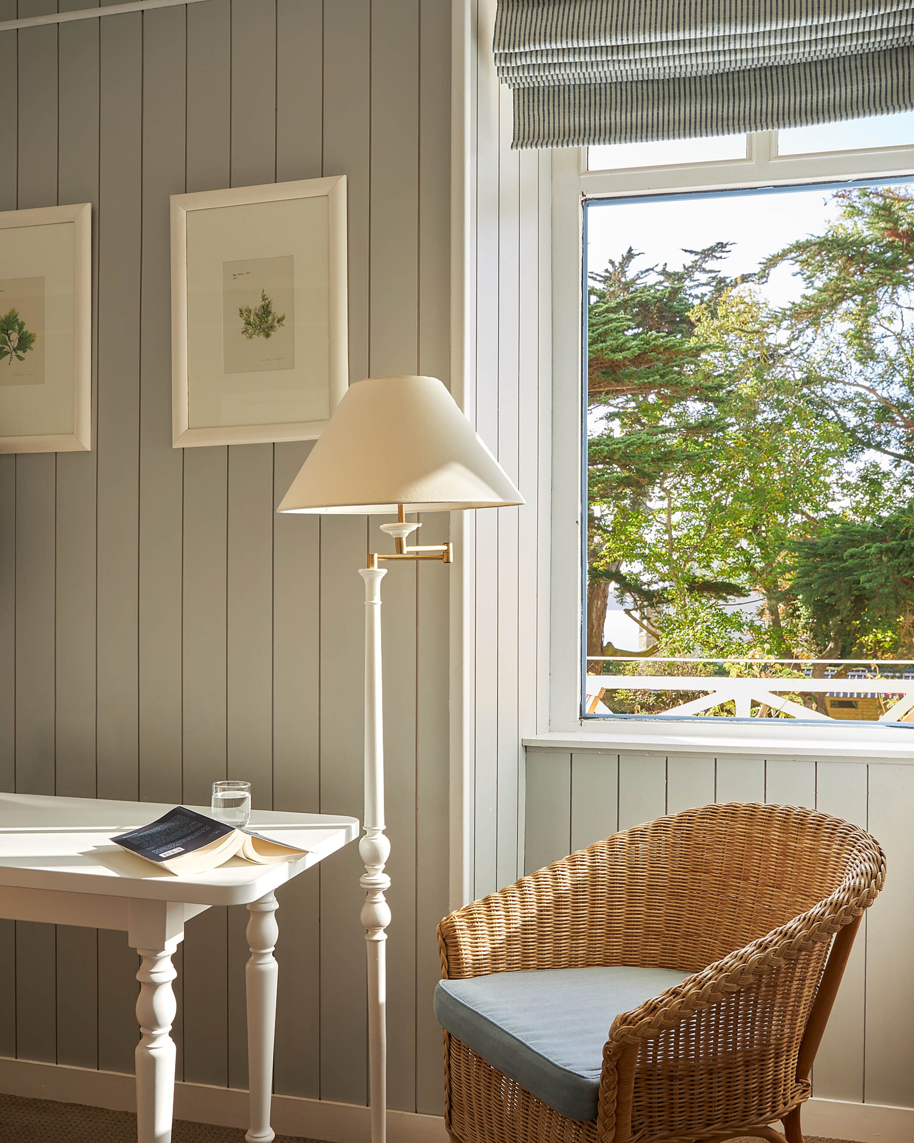 superior room, partial sea view | in-room safe, individually decorated, individually furnished, desk