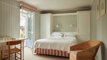 In-room safe, individually decorated, individually furnished, desk