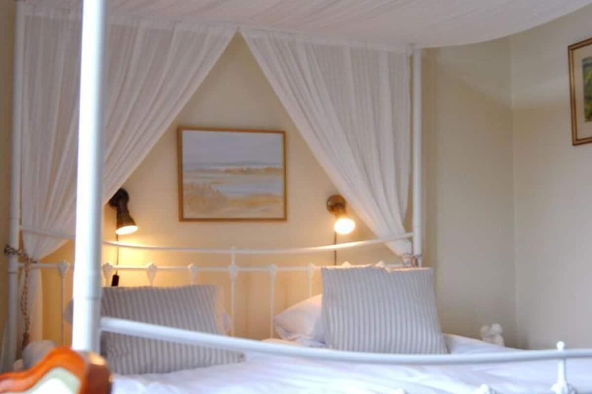 Individually decorated, individually furnished, free WiFi, bed sheets