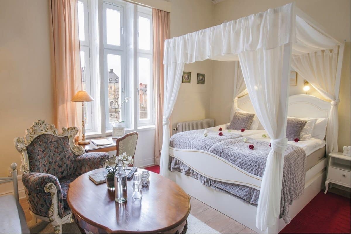 Individually decorated, individually furnished, free WiFi, bed sheets