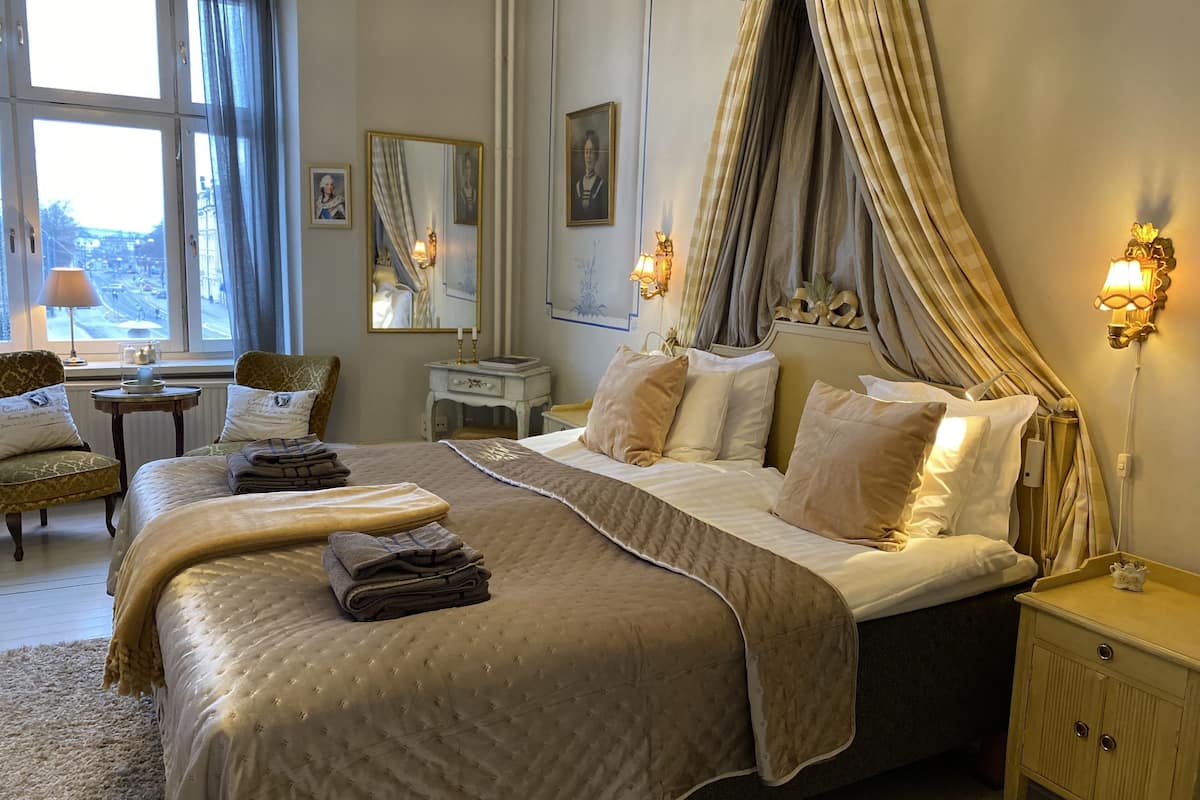 Habitación doble clásica, vista al río | 1 habitación, decoración personalizada y muebles diferentes