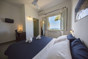 Doppelzimmer, eigenes Bad | Allergikerbettwaren, Daunenbettdecken, Betten mit Memory-Foam-Matratzen