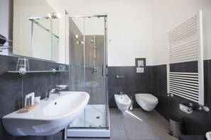 Double Room with private external bathroom | Bathroom - Bouganville B&B (Cefalù)