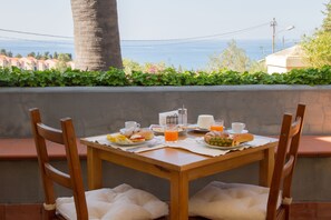 Buffet - Bouganville B&B (Cefalù)