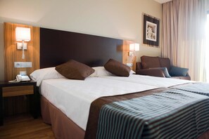 In-room safe, free WiFi - Hotel Apartamentos Conilsol (Conil de la Frontera)