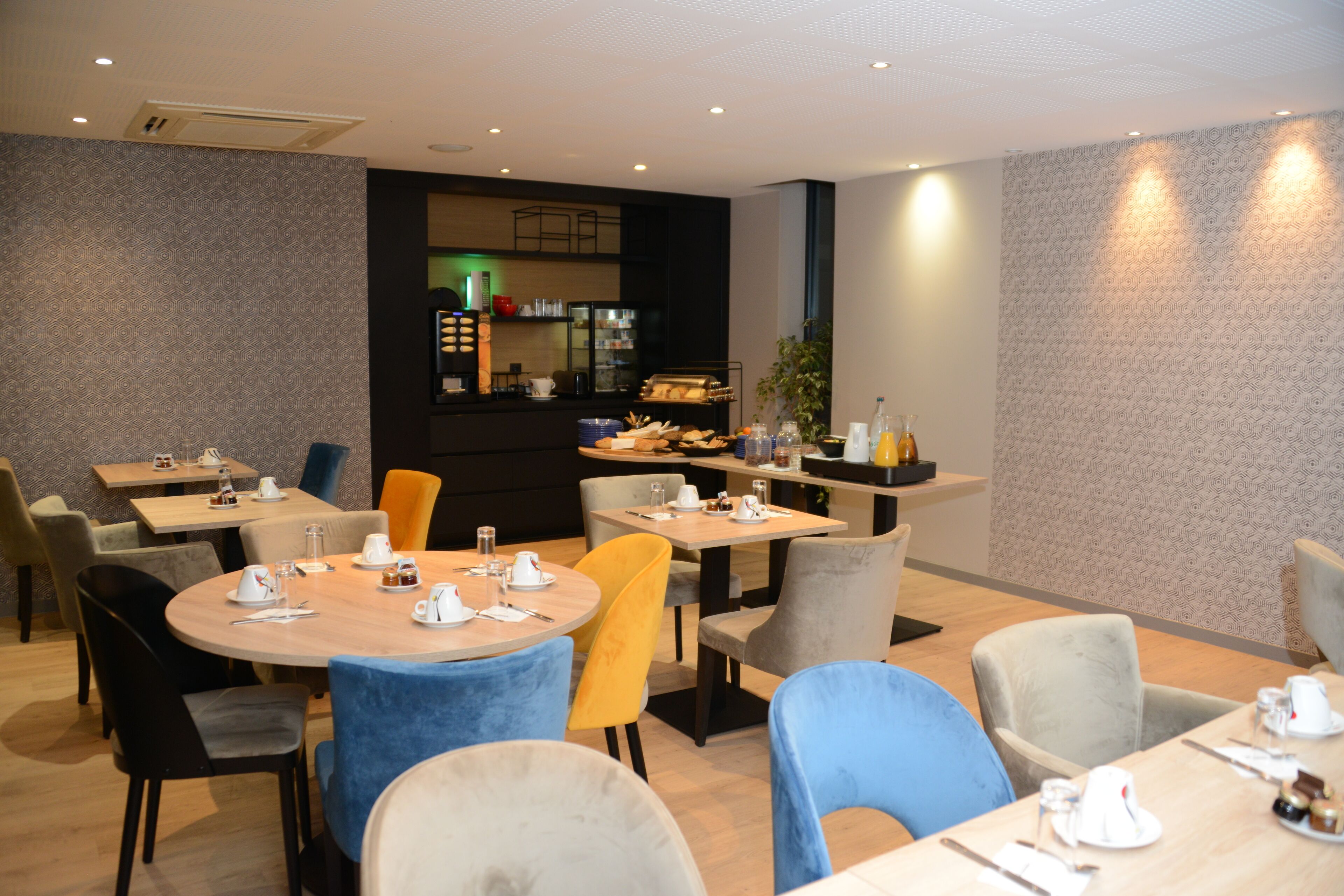 daily buffet breakfast (eur 12.5 per person)