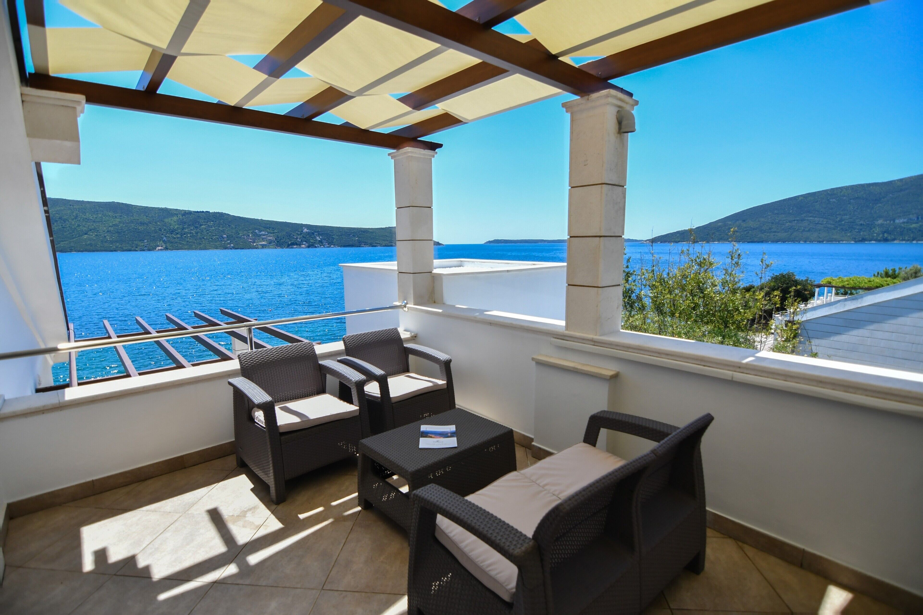 superior double room | water view