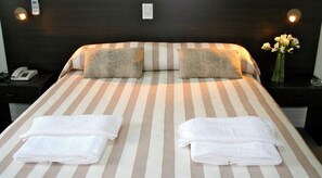 Classic-Doppelzimmer | Allergikerbettwaren, Zimmersafe, Verdunkelungsvorhänge, kostenloses WLAN