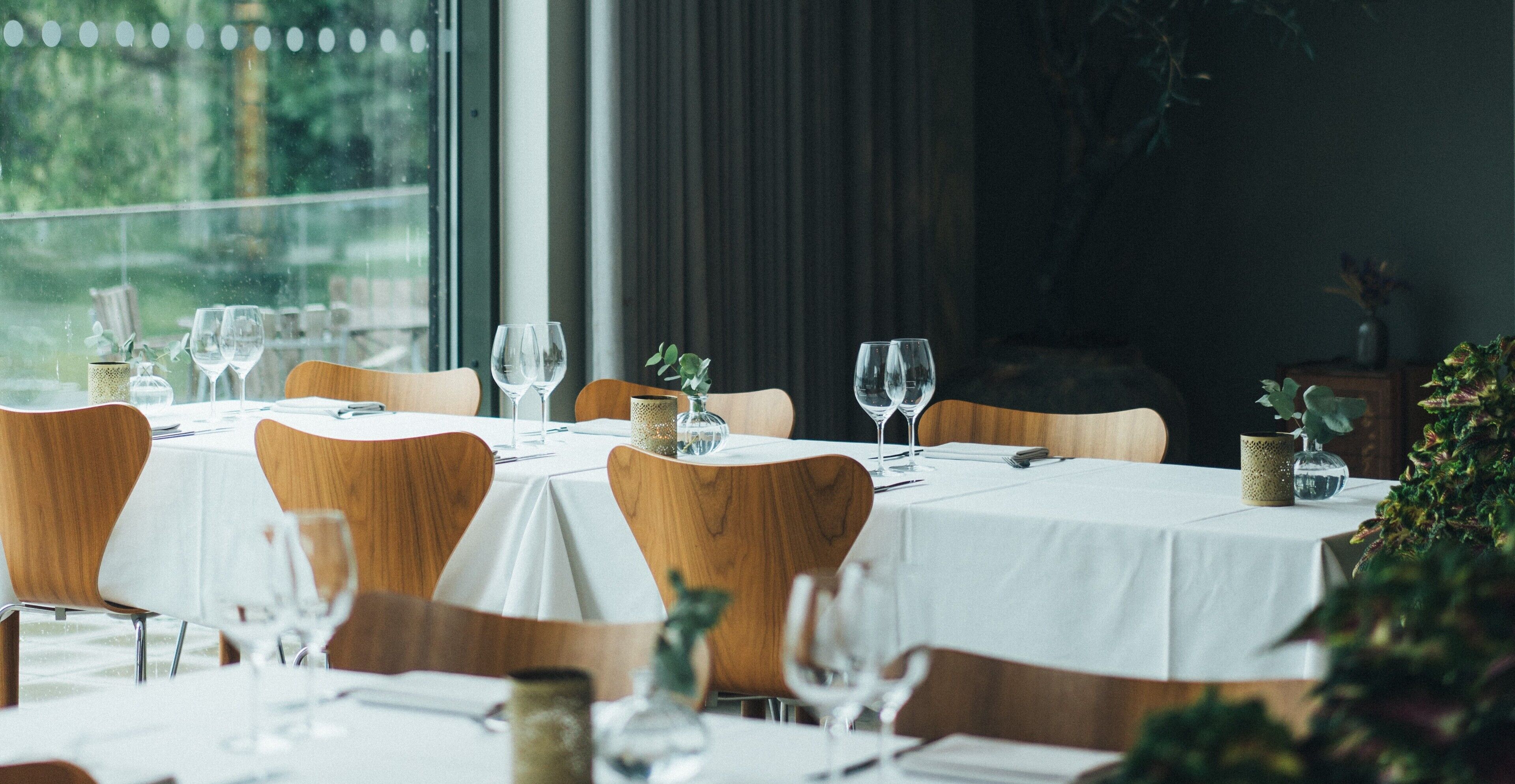 Déjeuner, dîner et souper servis sur place
