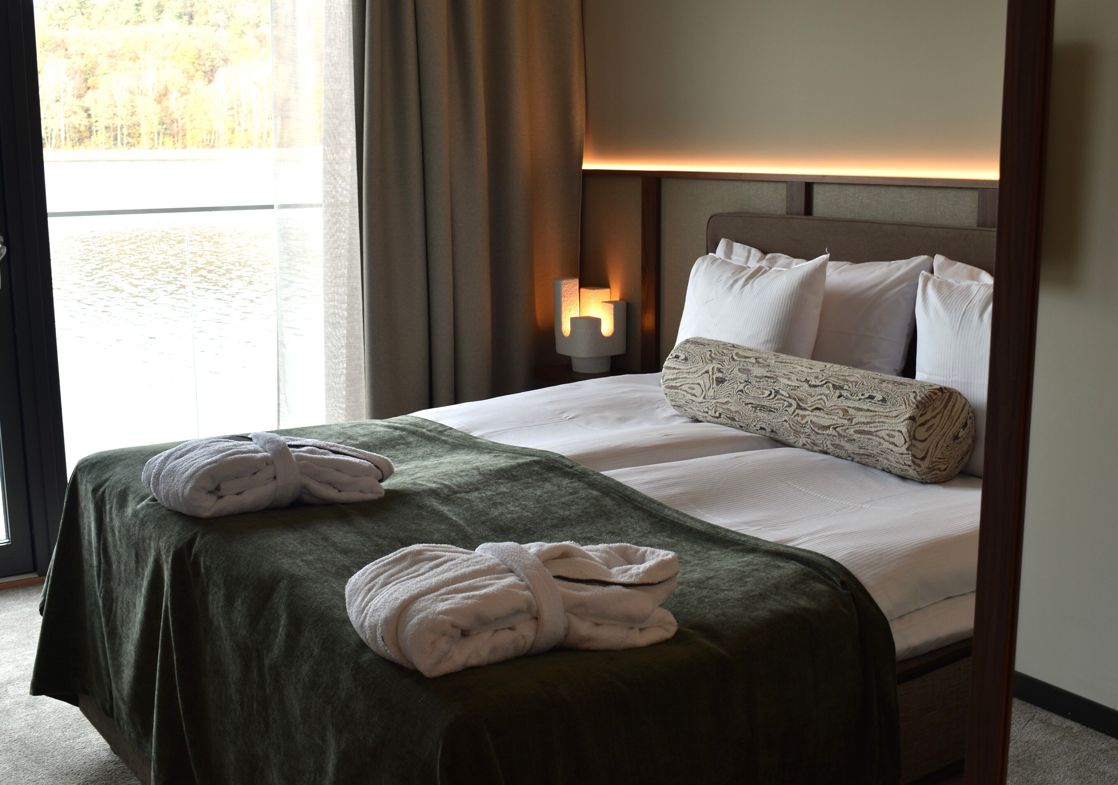 書桌、遮光布/窗簾、隔音、熨斗/熨衣板