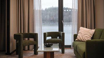 2 habitaciones, escritorio y cortinas blackout