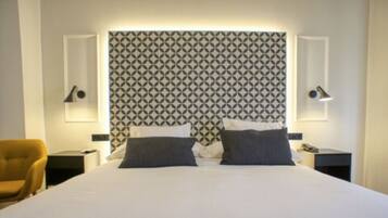 Habitación doble Deluxe | Escritorio, wifi gratis y ropa de cama