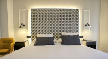 Deluxe Double Room | Desk, free WiFi, bed sheets