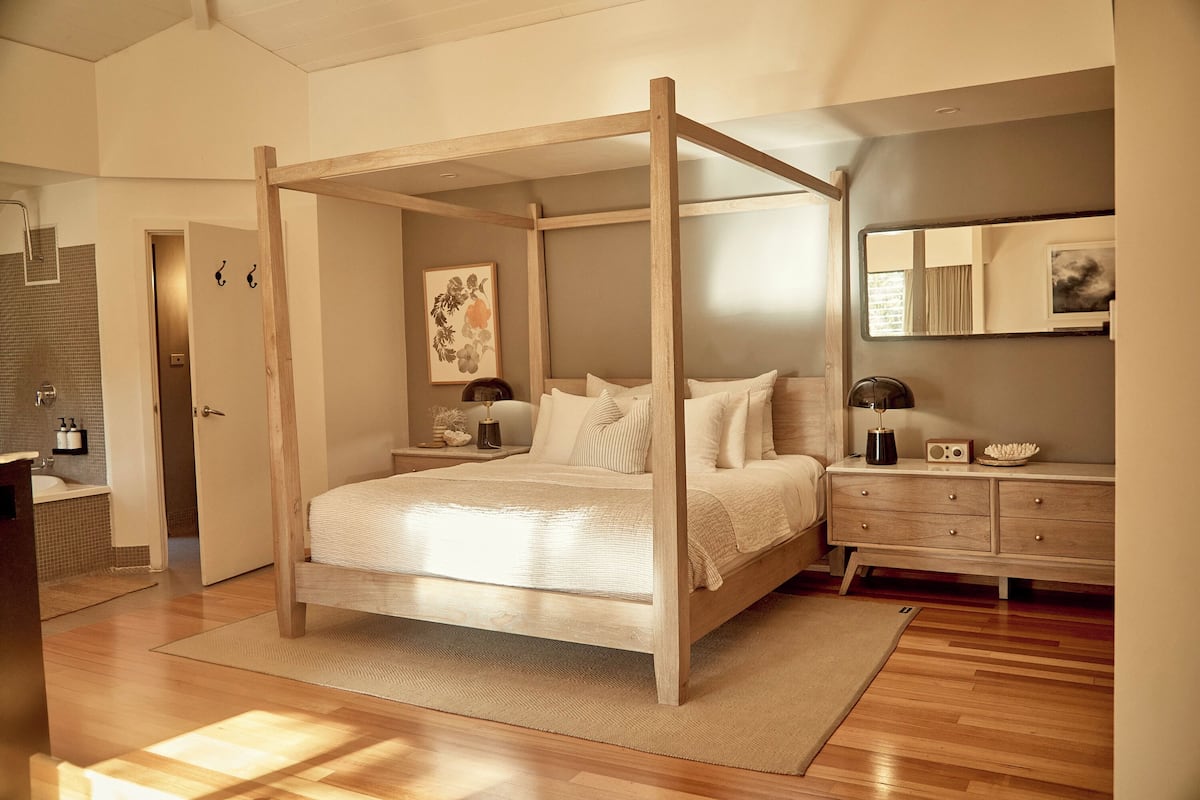 Luxury Villa, 1 King Bed | 2 bedrooms, premium bedding, pillow-top beds, minibar