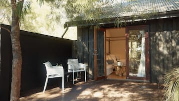 Deluxe Suite, 1 King Bed, Balcony | Terrace/patio
