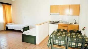 Apartment for 4 people | In-room safe, desk, free cribs/infant beds, free WiFi