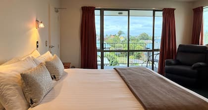 Asure Ashley Motor Lodge