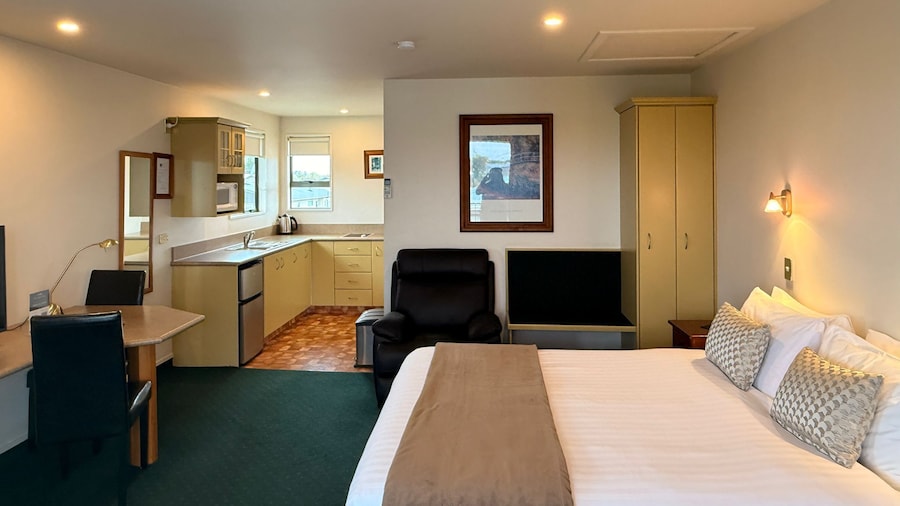 Asure Ashley Motor Lodge