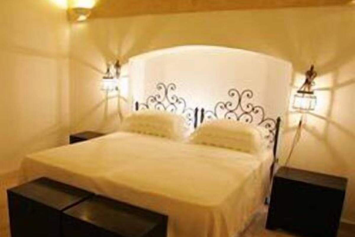 1 slaapkamer, een minibar, een kluis op de kamer, een bureau