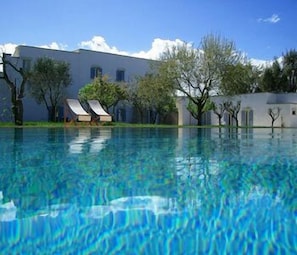 Outdoor pool - Masseria Montelauro (Otranto)
