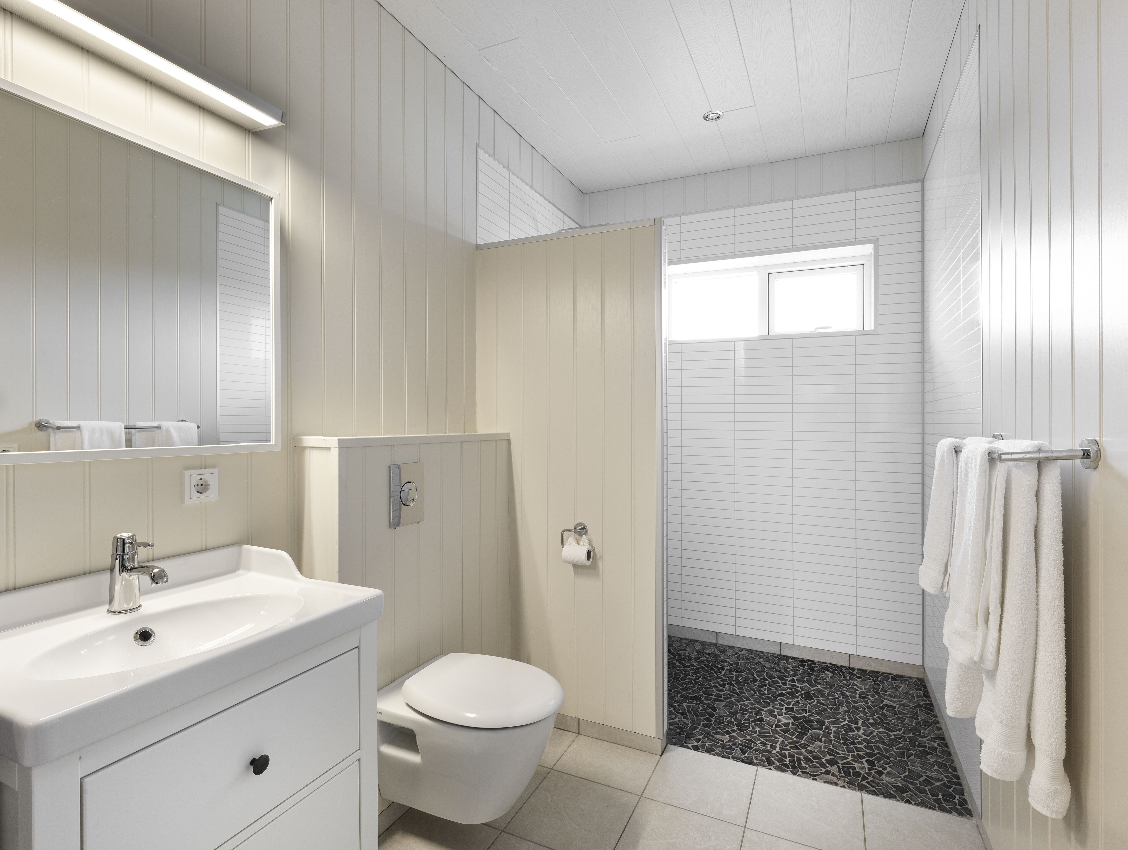 junior suite with hot tub access | bathroom | free toiletries, hair dryer, bathrobes, slippers