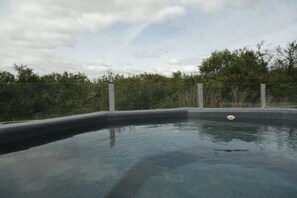 Junior Suite with Hot Tub Access | 按摩浴缸