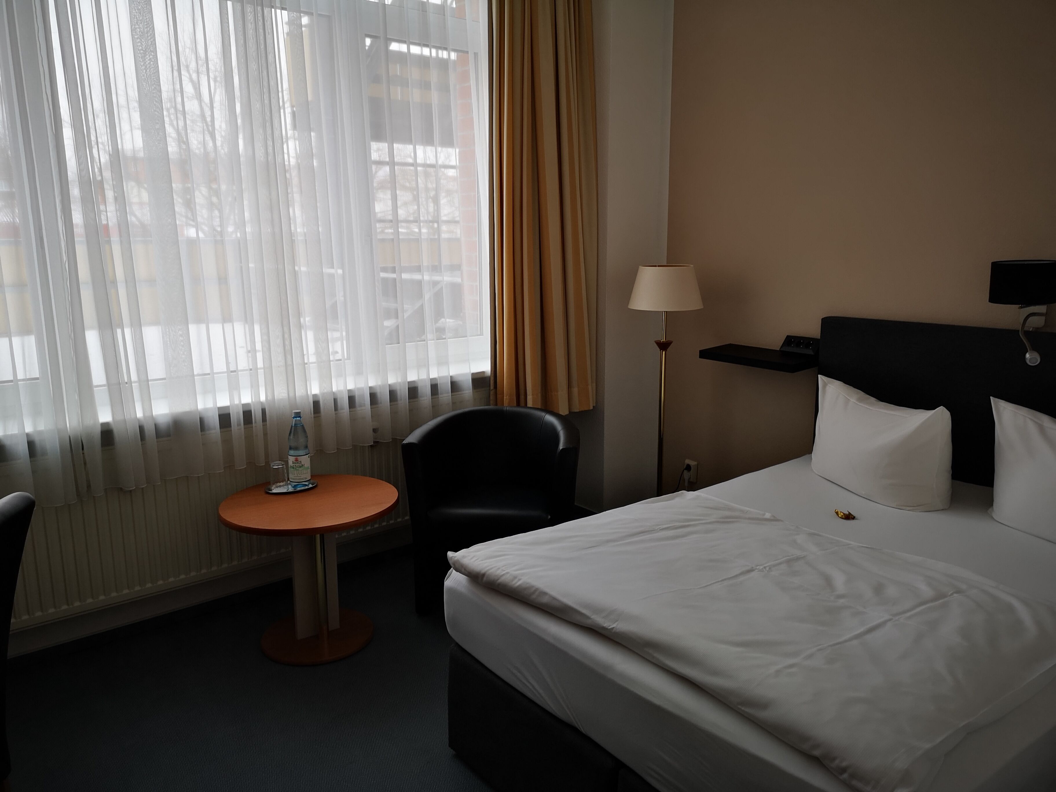 single room | in-room safe, desk, laptop workspace, free wifi