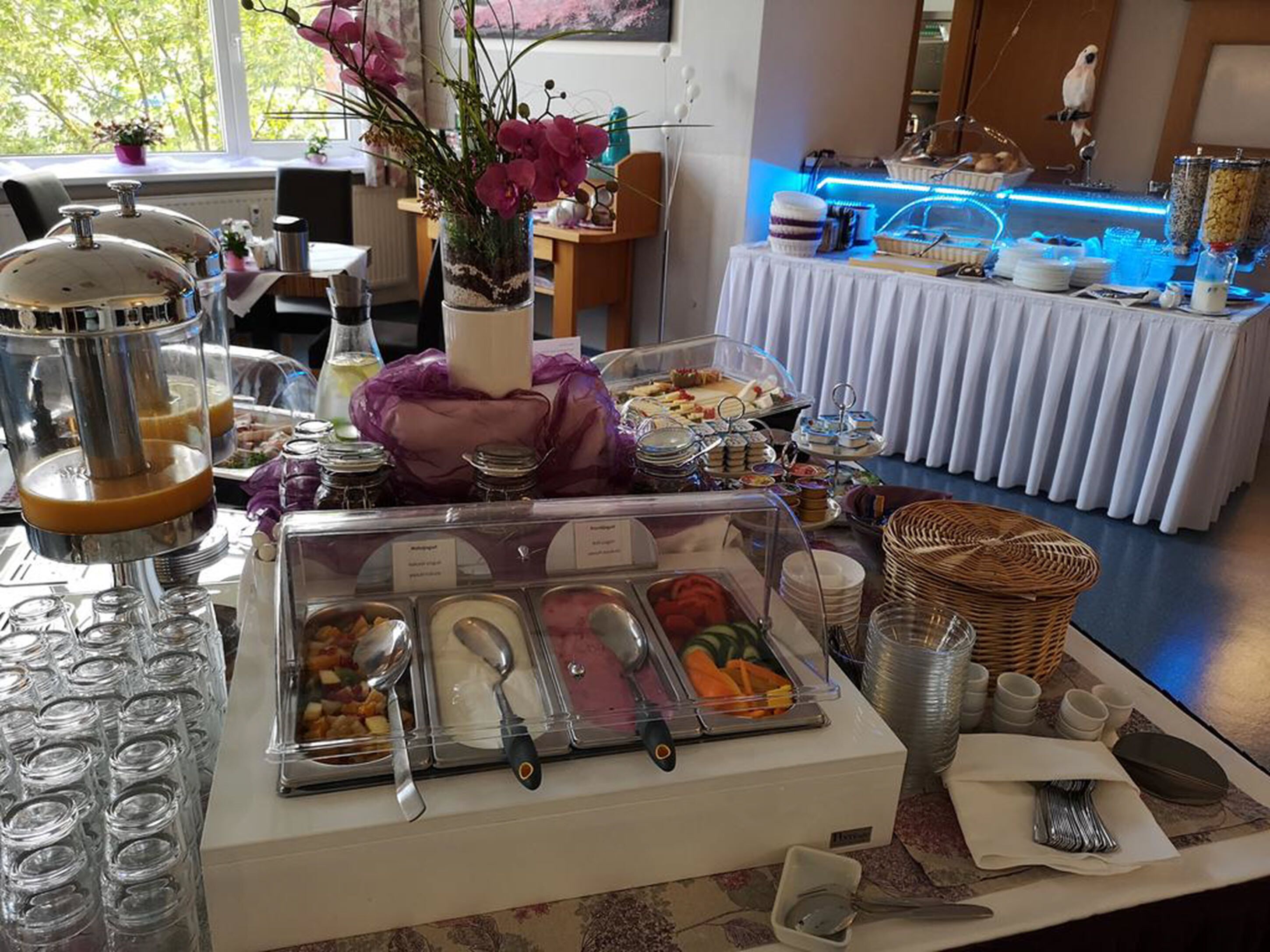 daily buffet breakfast (eur 5.00 per person)