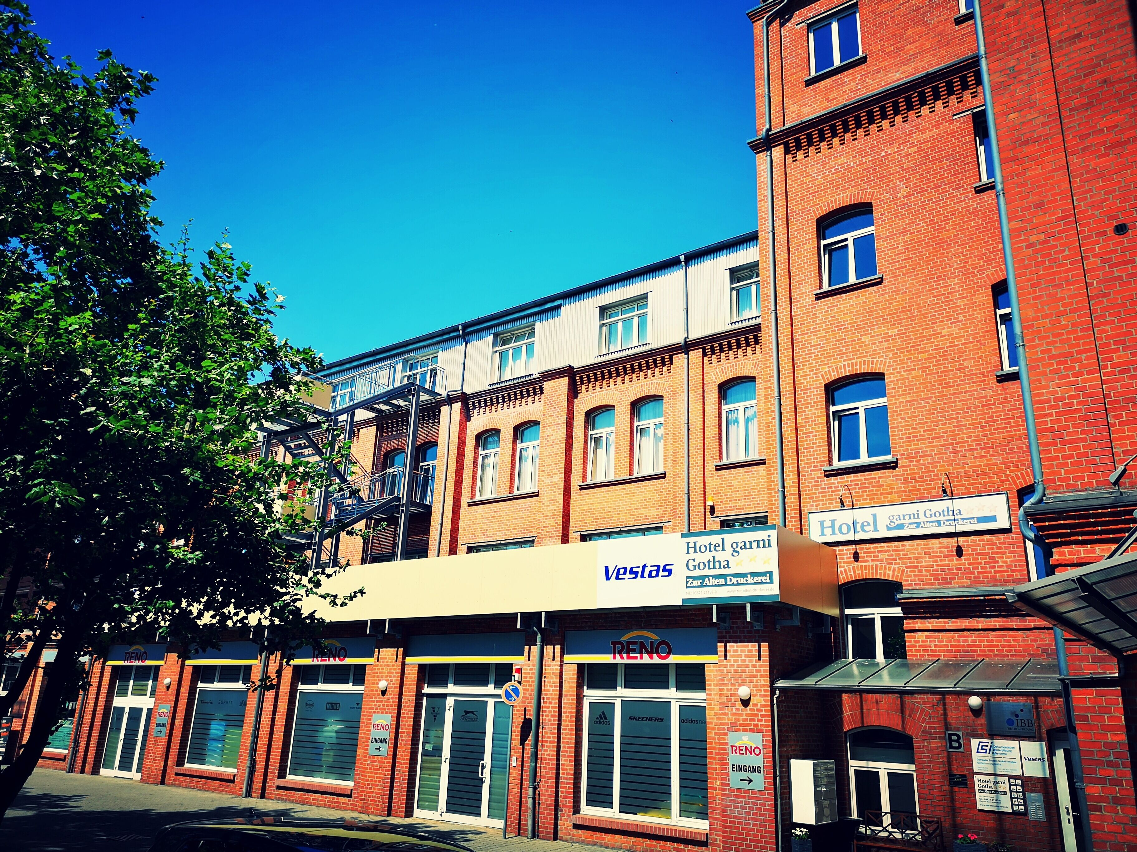 واجهة المنشأة