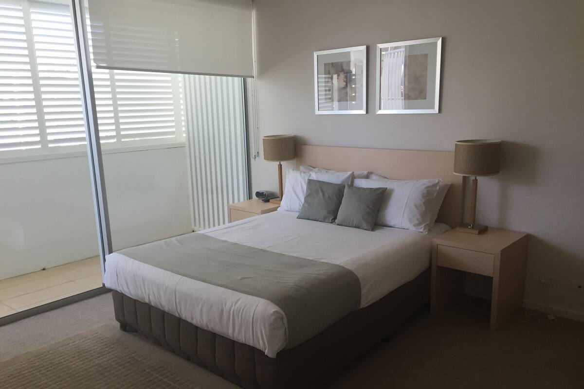 In-room safe, desk, iron/ironing board, cribs (surcharge)