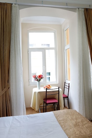 Budget Studio Apartment | In-room dining - Ekim Apart (Istanbul)
